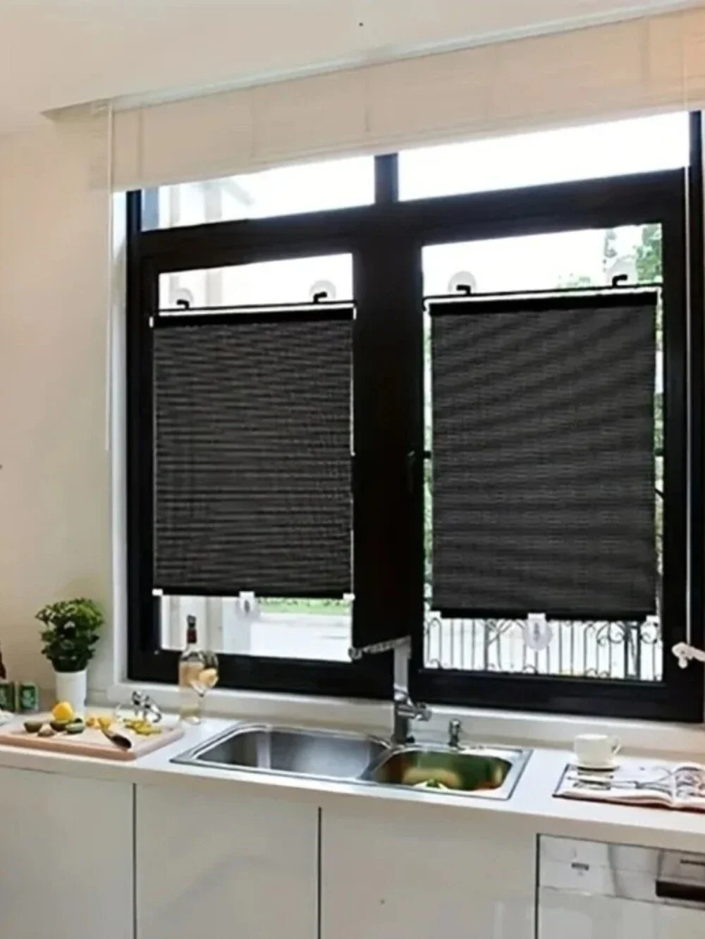 Retractable Suction Cup Window Roller Blinds,Black NWT